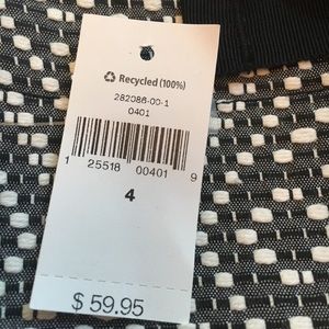 New with tags size 4 Gap dress shorts